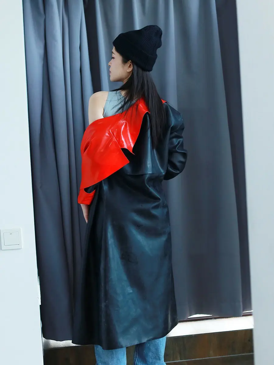 ZM8-5.webp Latex Black-Red Color-Block Lapel Long Trench Coat